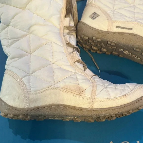 Columbia Women's White and Tan Winter Boots - Picture 6 of 6